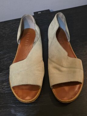 1.STATE Beige Suede Sandals – Size 9M – Good Condition